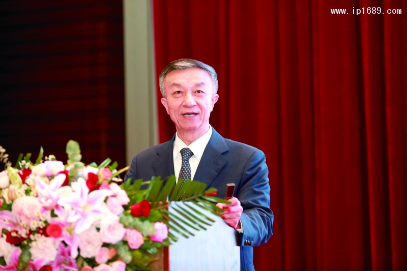 中國塑料加工工業(yè)協(xié)會(huì)榮譽(yù)理事長朱文瑋