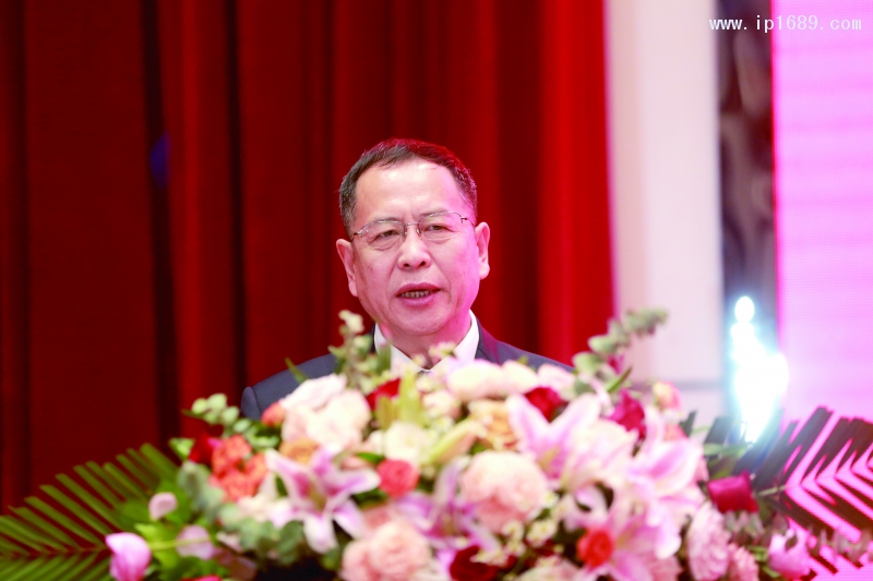 中國塑料加工工業(yè)協(xié)會(huì)理事長王占杰