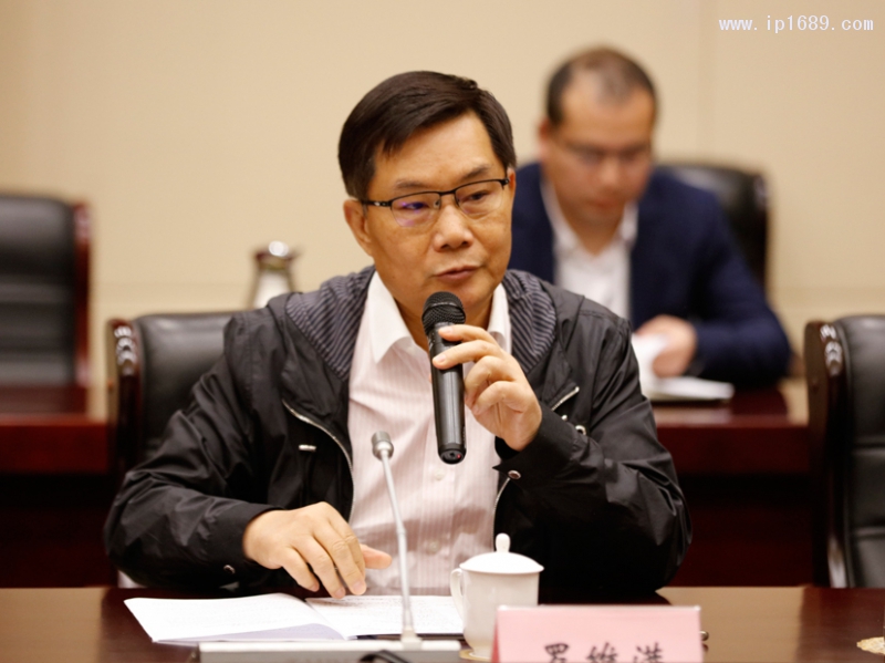 中國塑協(xié)BOPP專委會(huì)理事長、廣東德冠薄膜新材料股份有限公司董事長兼總裁羅維滿